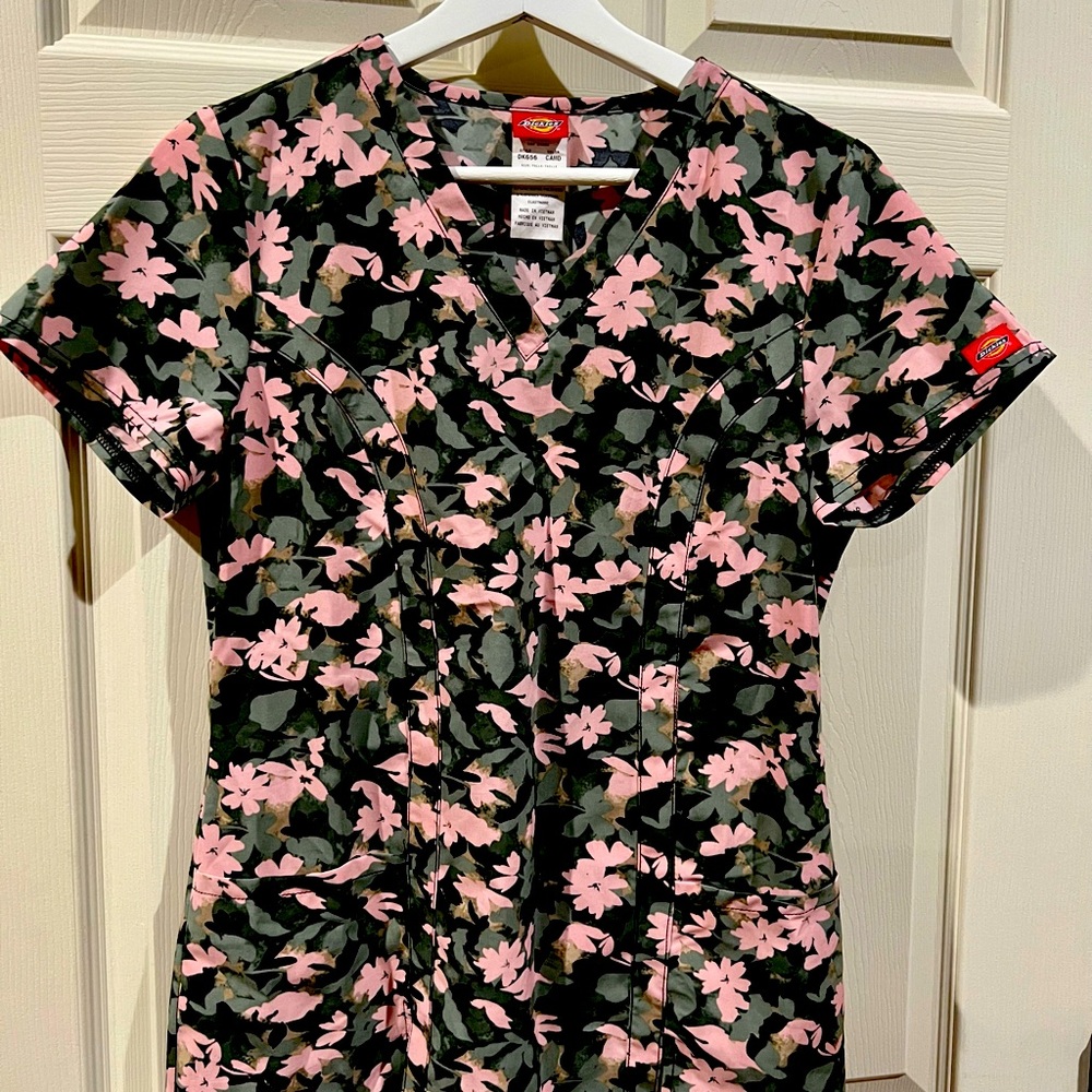 Dickies Scrub Top